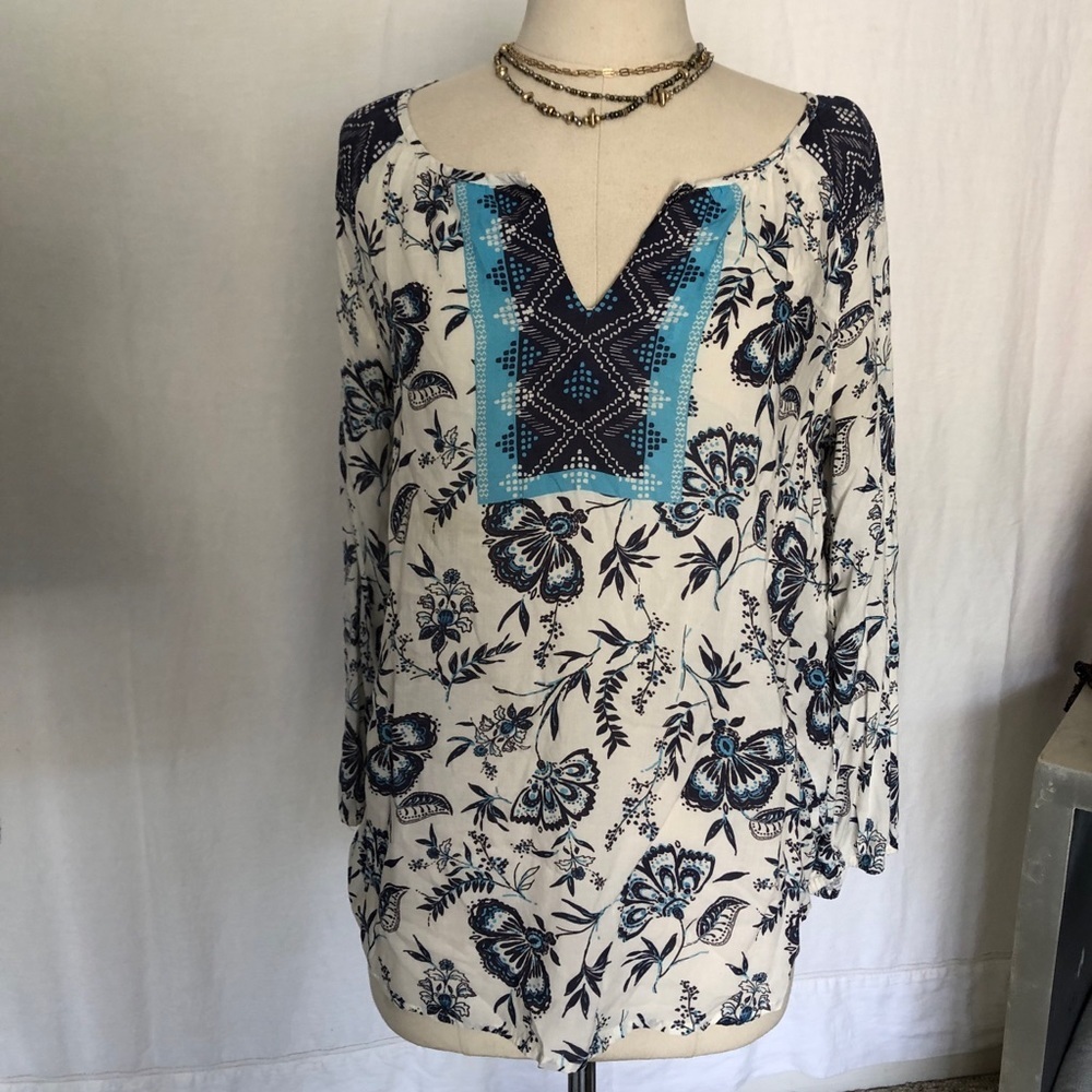 Beachlunchlounge lightweight floral long sleeve size S runs large